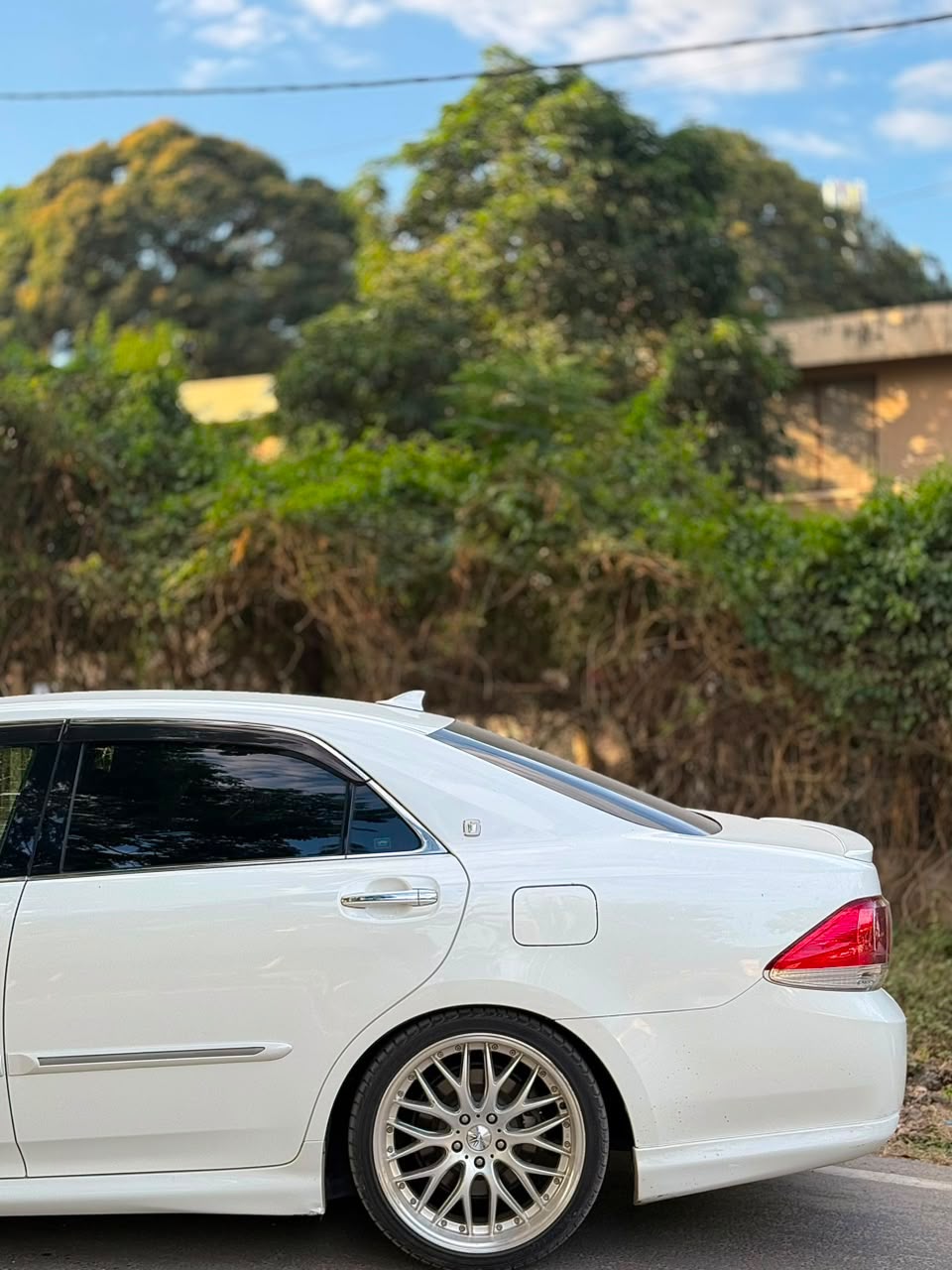 TOYOTA CROWN ATHLETES thumbnail 3